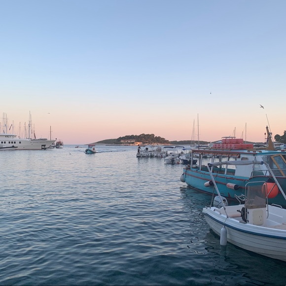 Meet your Posher, Katie - Picture 1 of 1